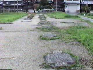 �傫�ȑb�΂��c���Ă��܂��B