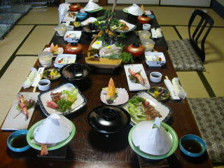 ��[����[����