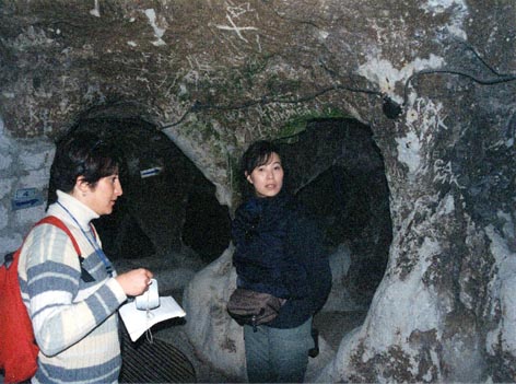 熱心にメモをとるハヤット。えらいなぁ・・・